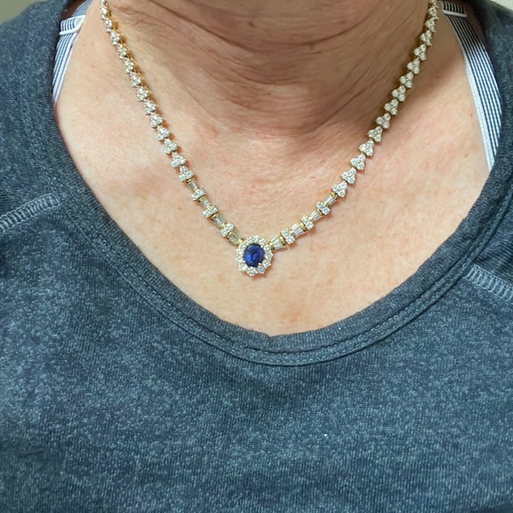 SOLD❤️❤️💙💙HOST PICK💙💙 Stunning diamond and sapphire show piece - Picture 6 of 10